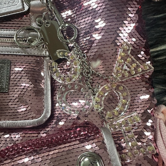 Coach Pink Shoulder Bag with Leather Straps and Gold Hardware - Picture 3 of 8